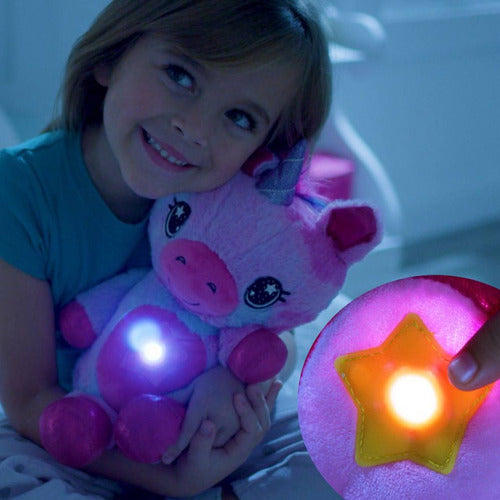 Peluche Proyector Luz Espanta Cuc Dream Lites Niñs Original