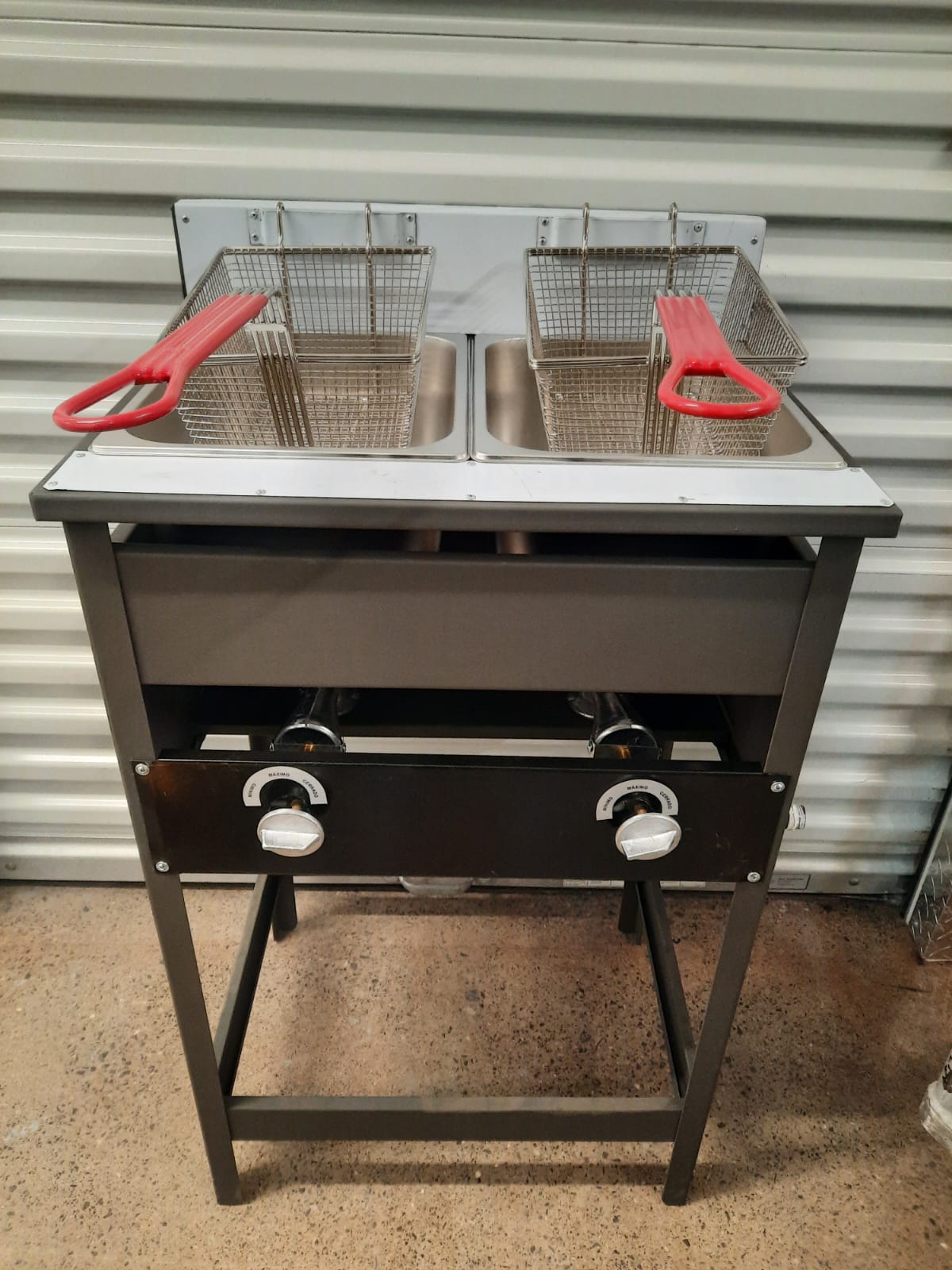 Freidora Doble de 12 litros a GAS con Pedestal