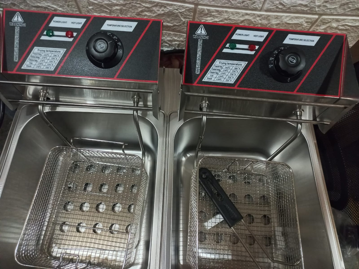 Oferta Freidora Eléctrica Doble 12 Lts elaborado de un excelente material de Acero Inoxidable
