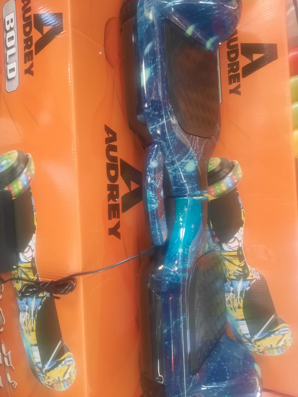 Patineta Eléctrica 6.5 pulgadas Scooter con luz Se conectan con Bluetooh
