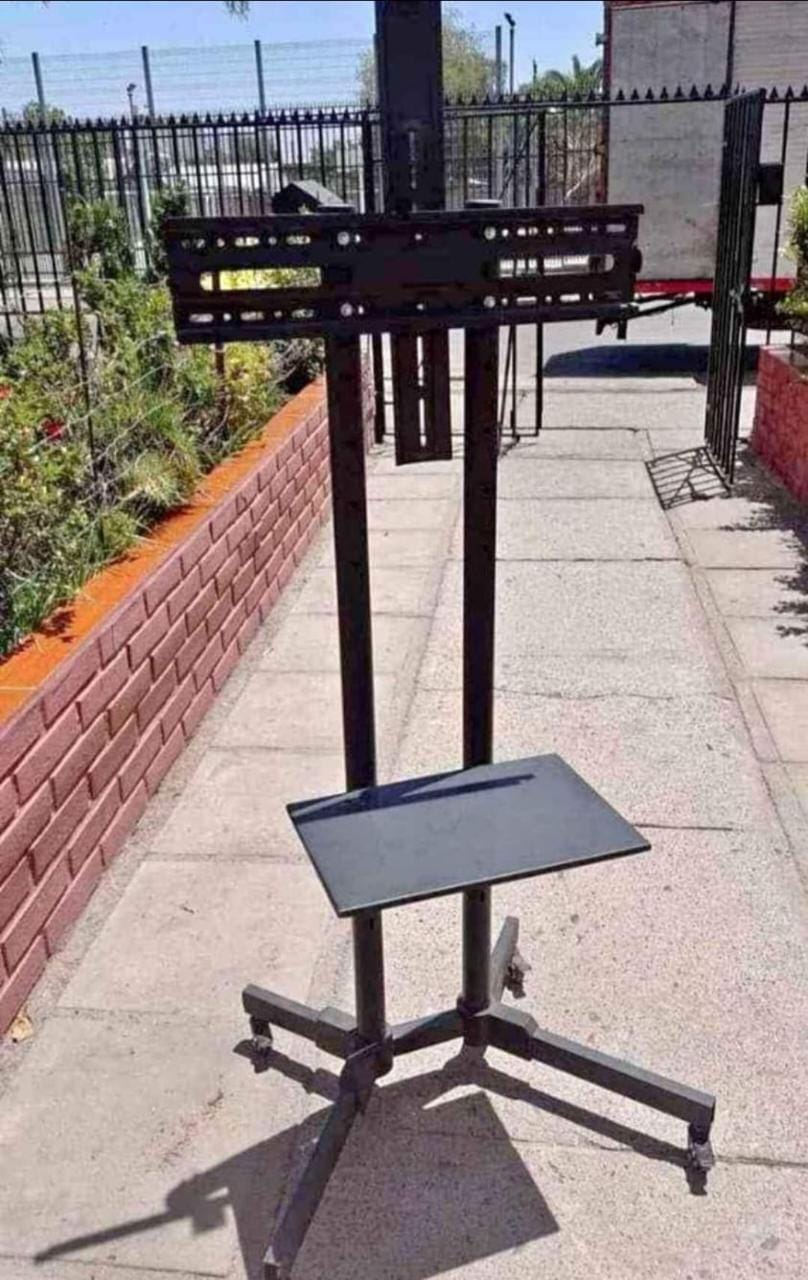 Soporte Base TV LCD Led Smart tipo Pedestal con Rueda Móvil 32 - 70