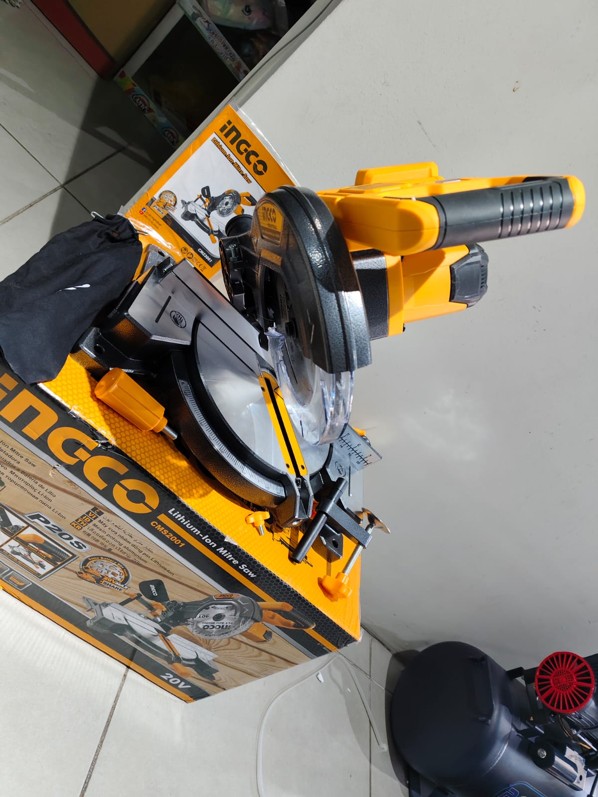 Kit de 3 herramientas Ingletadora de 20 voltios, taladro inalámbrico y mini molino de café