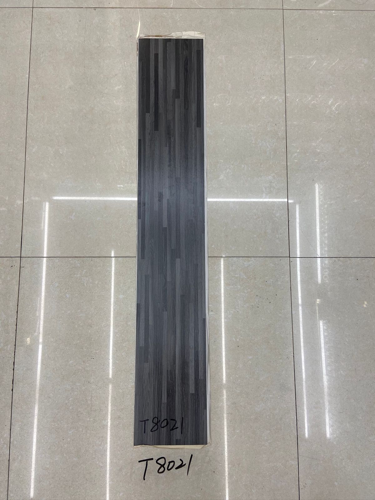 Piso Vinilico Autoadhesivo 5m2 Caja 36 Piezas Antideslizante
